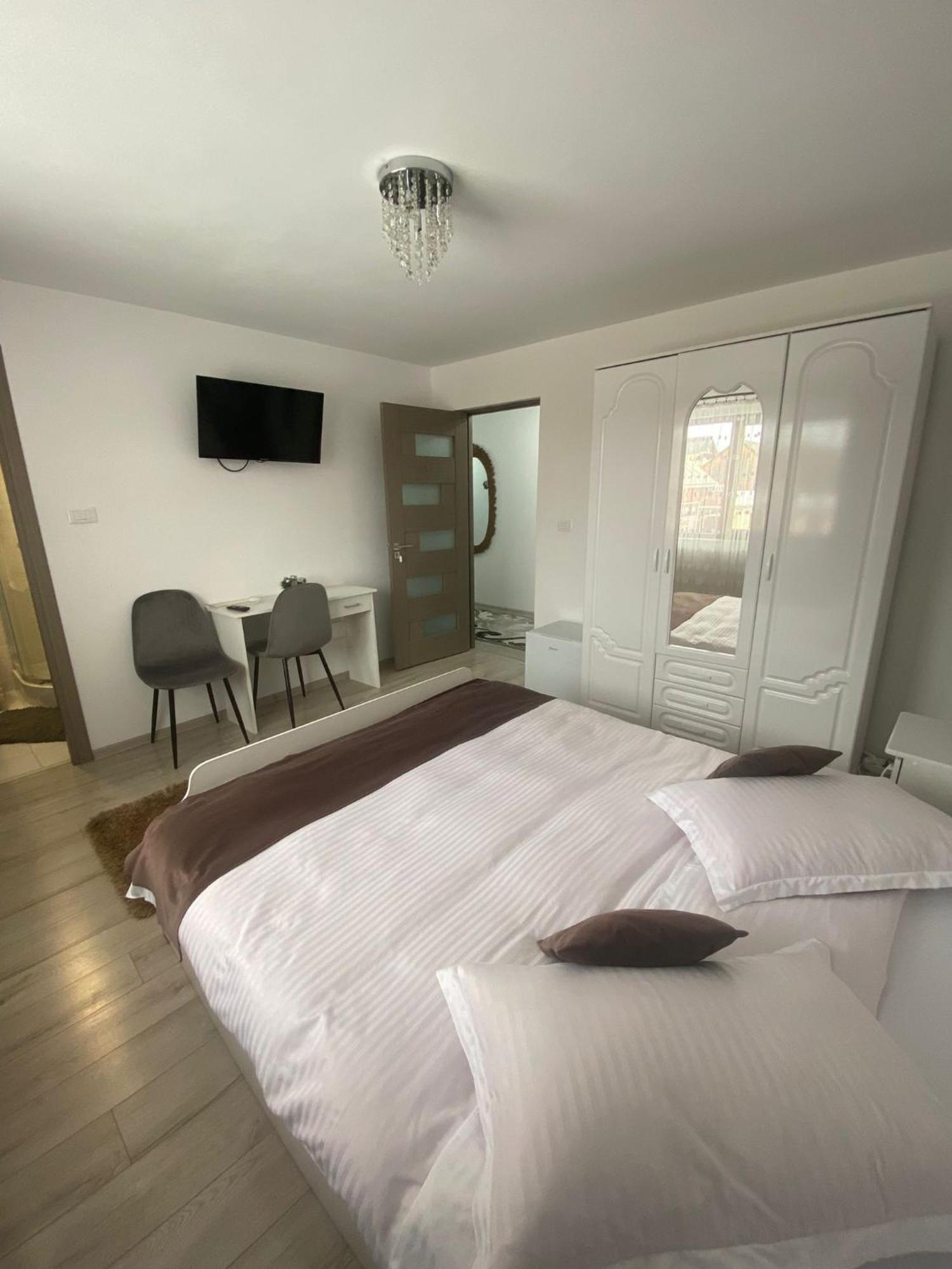 Casa Irina Hotel Mînăstirea Humorului Екстериор снимка