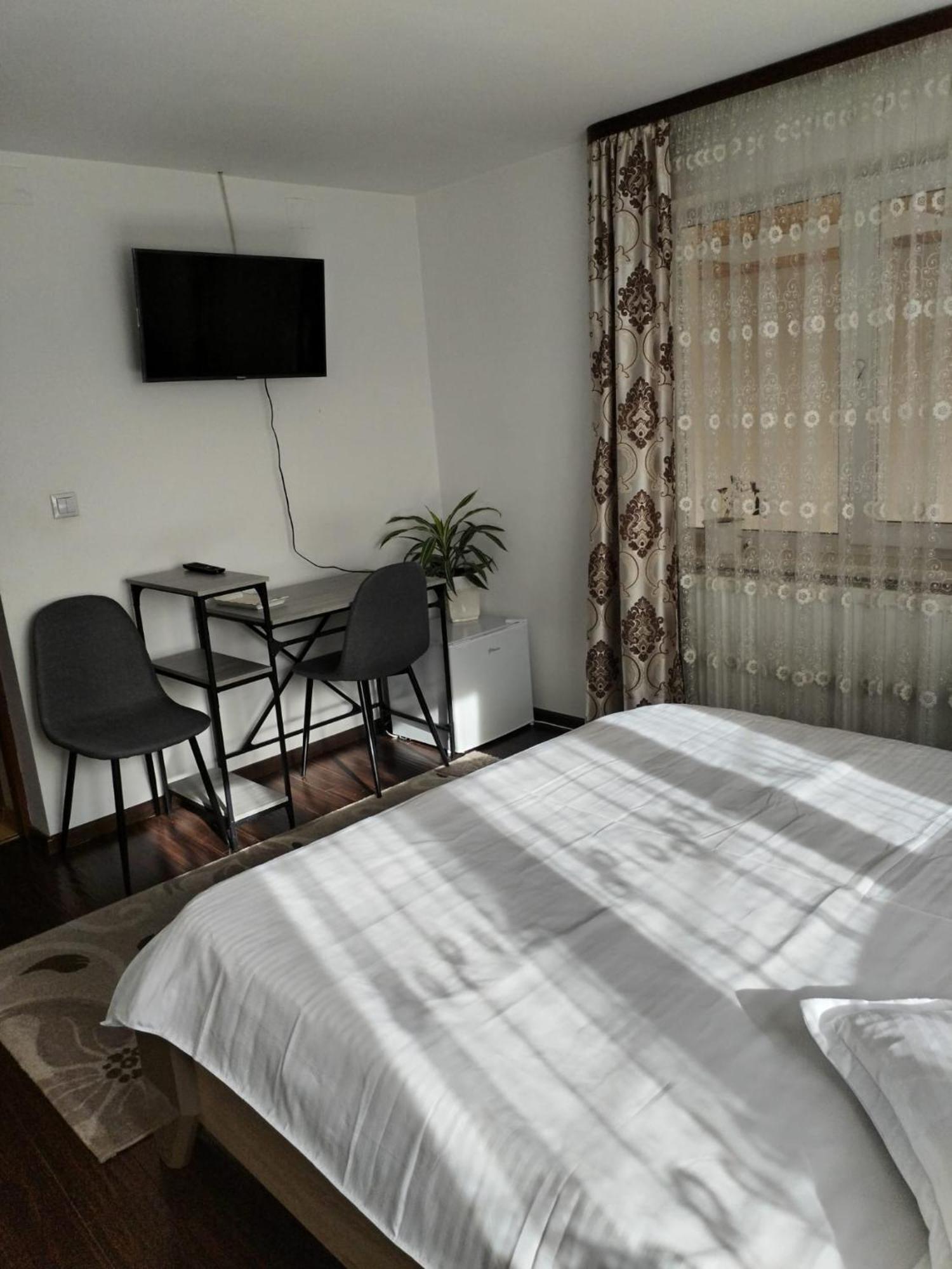 Casa Irina Hotel Mînăstirea Humorului Екстериор снимка