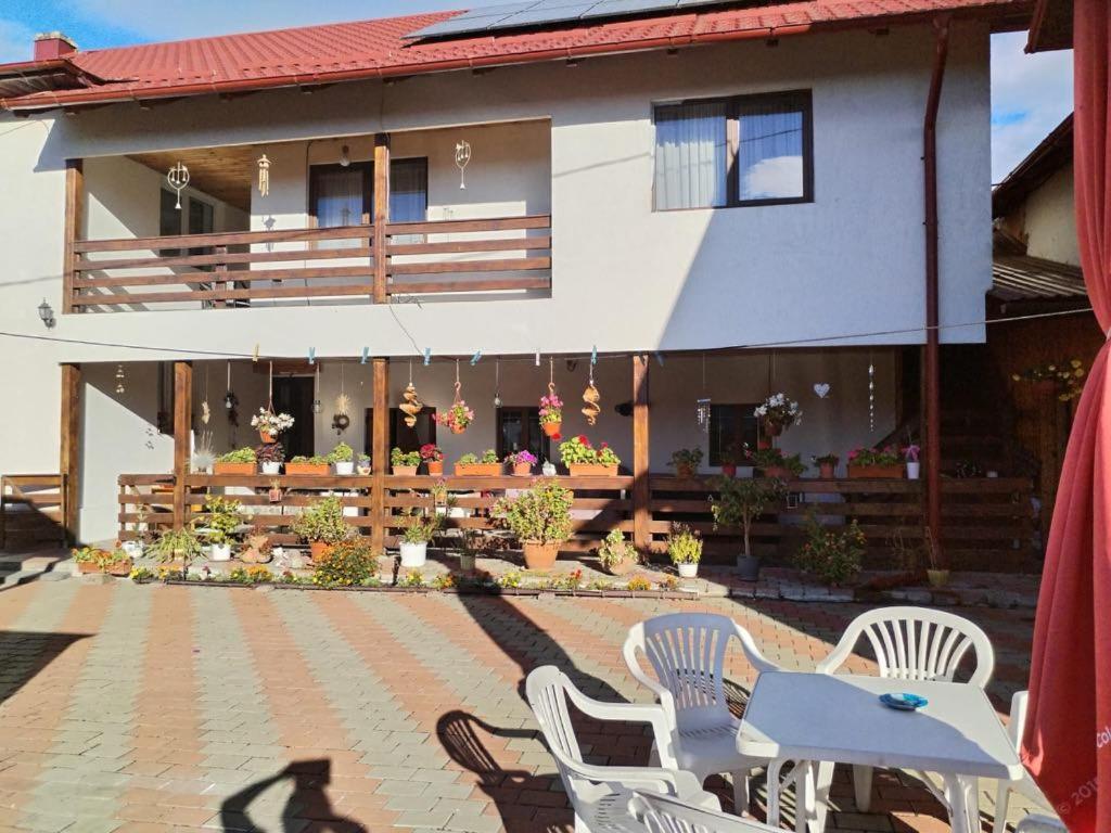 Casa Irina Hotel Mînăstirea Humorului Екстериор снимка
